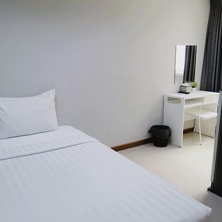 S44Room Бангкок Экстерьер фото