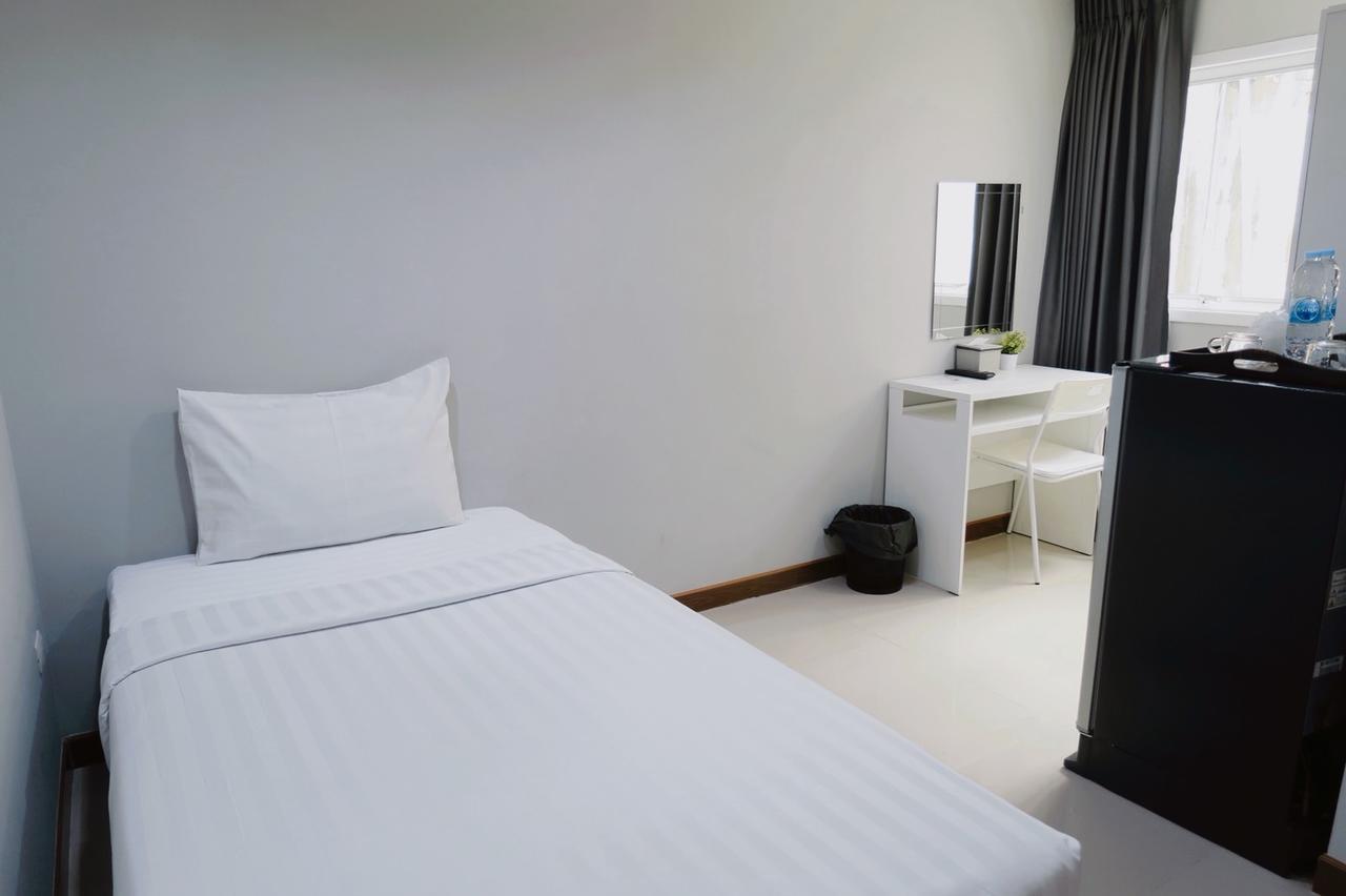 S44Room Бангкок Экстерьер фото